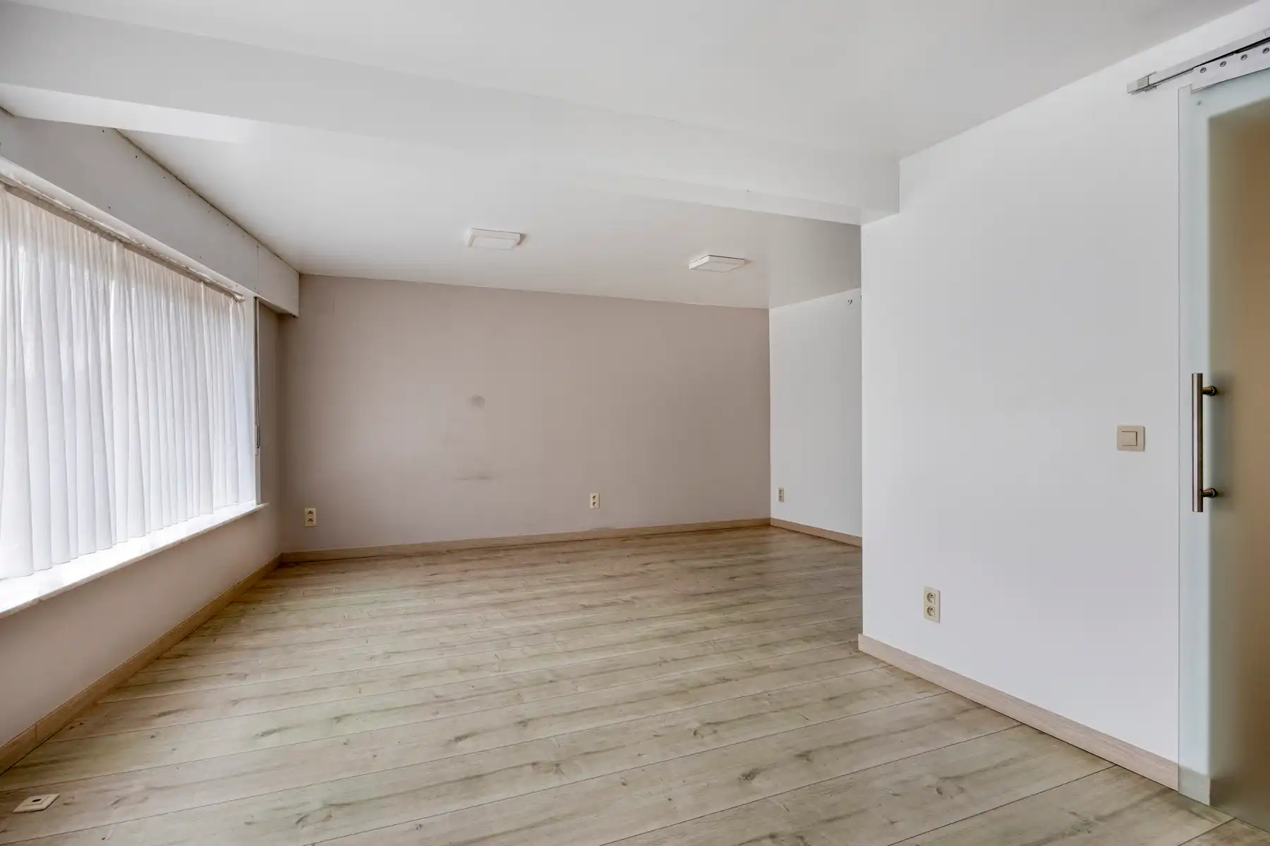 Commercieel gelijkvloers met woonst foto 21