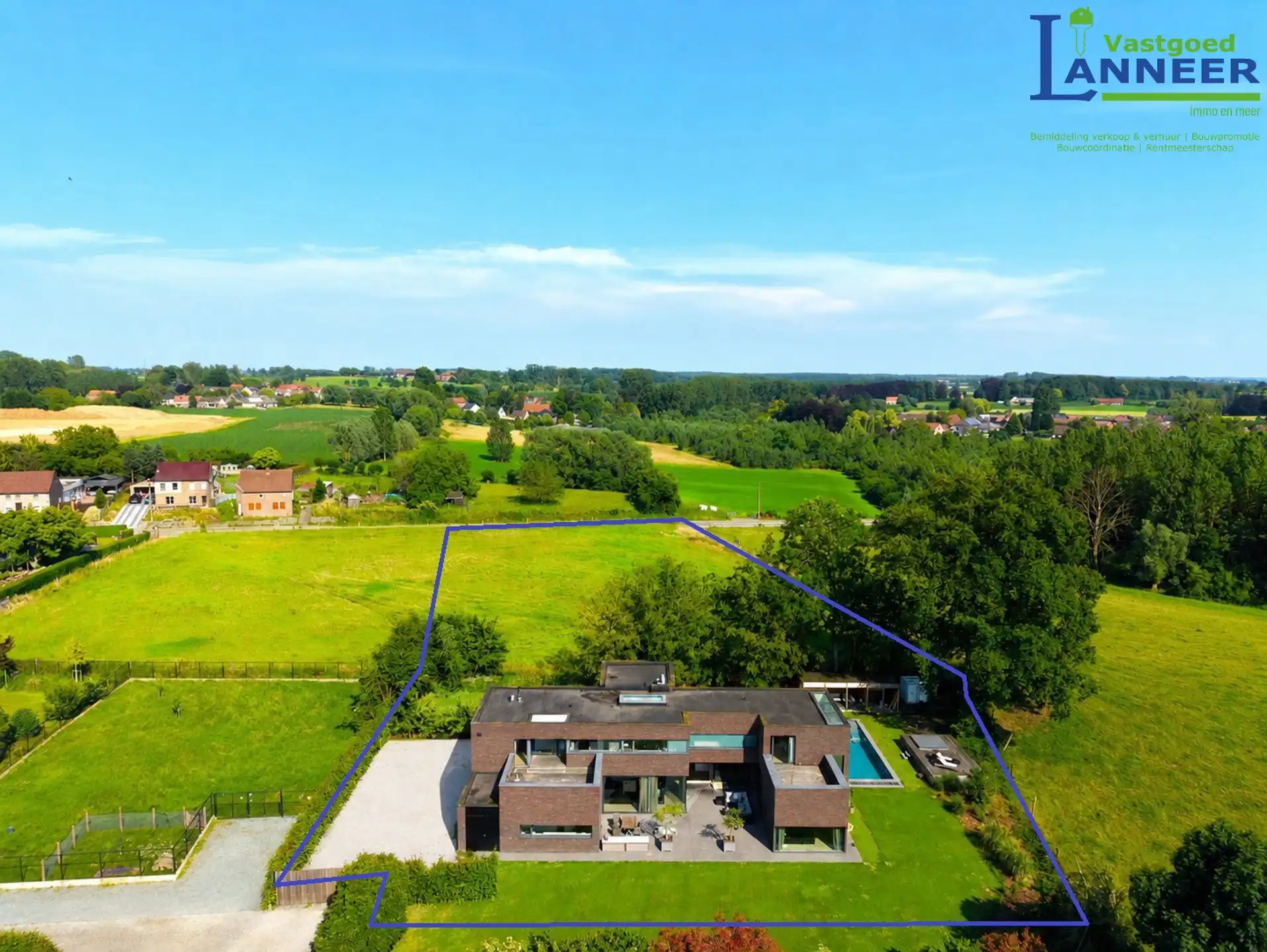 Riante villa met 5 slaapkamers, zwembad en weide  foto 2