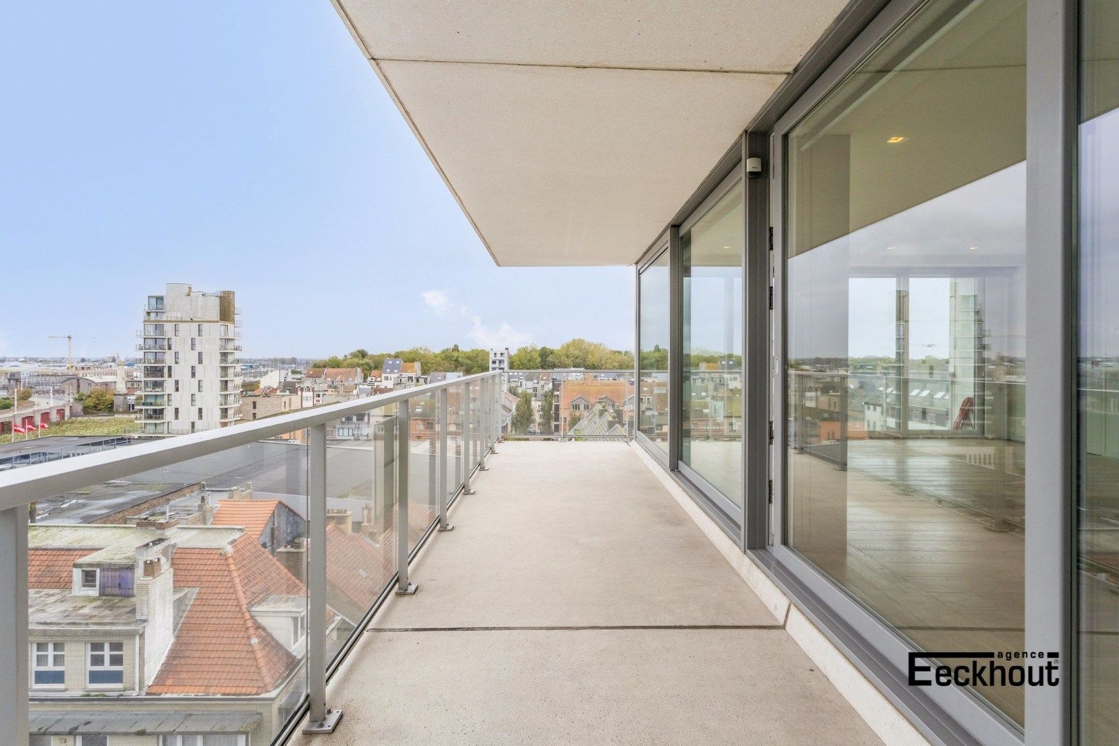 Modern appartement met groot terras en prachtig open zicht in centrum van Oostende foto 5