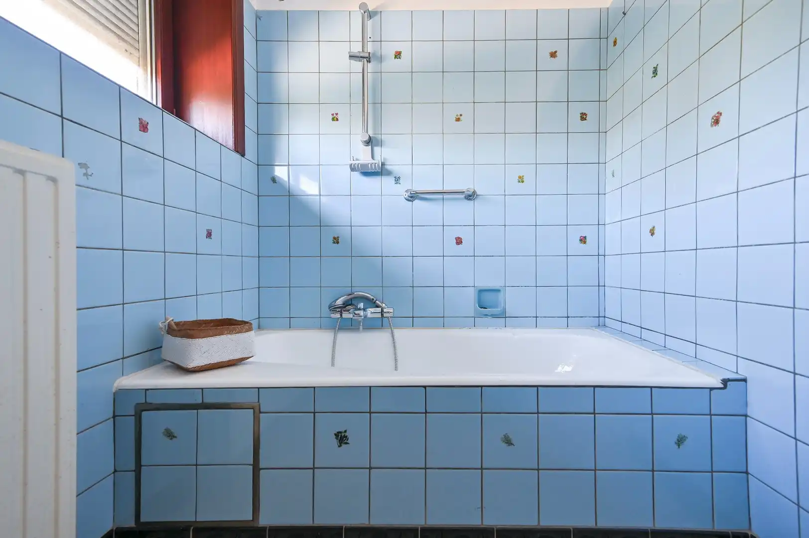 Ruime woning met 3 slaapkamers, vernieuwd dak en vergund schoonheidssalon. foto 23