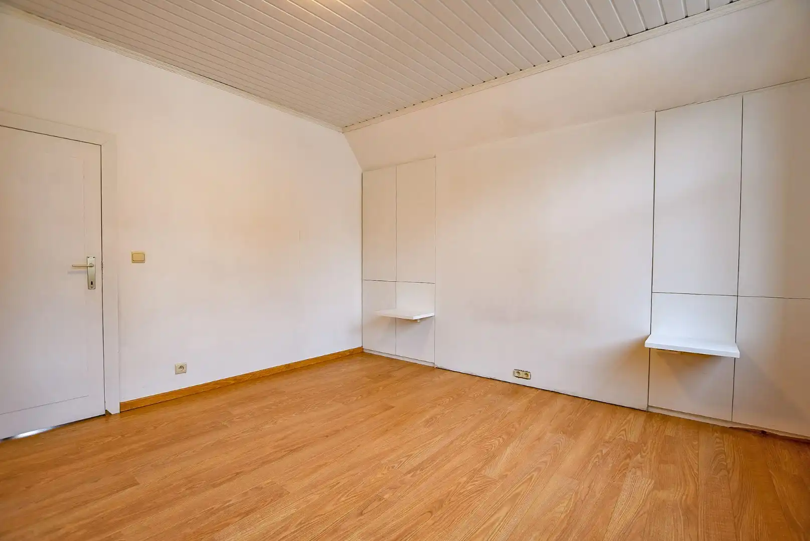 Instapklare gezinswoning met 3 slaapkamers en garage in het centrum van Diksmuide. foto 12