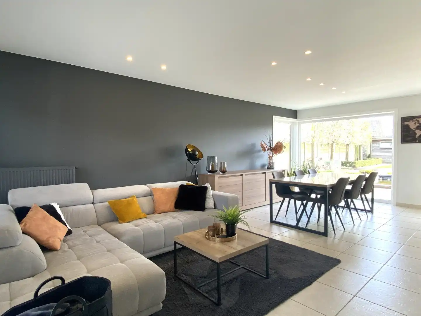 INSTAPKLARE WONING MET 3 SLPKS EN TUIN IN RUSTIGE WOONWIJK foto 2