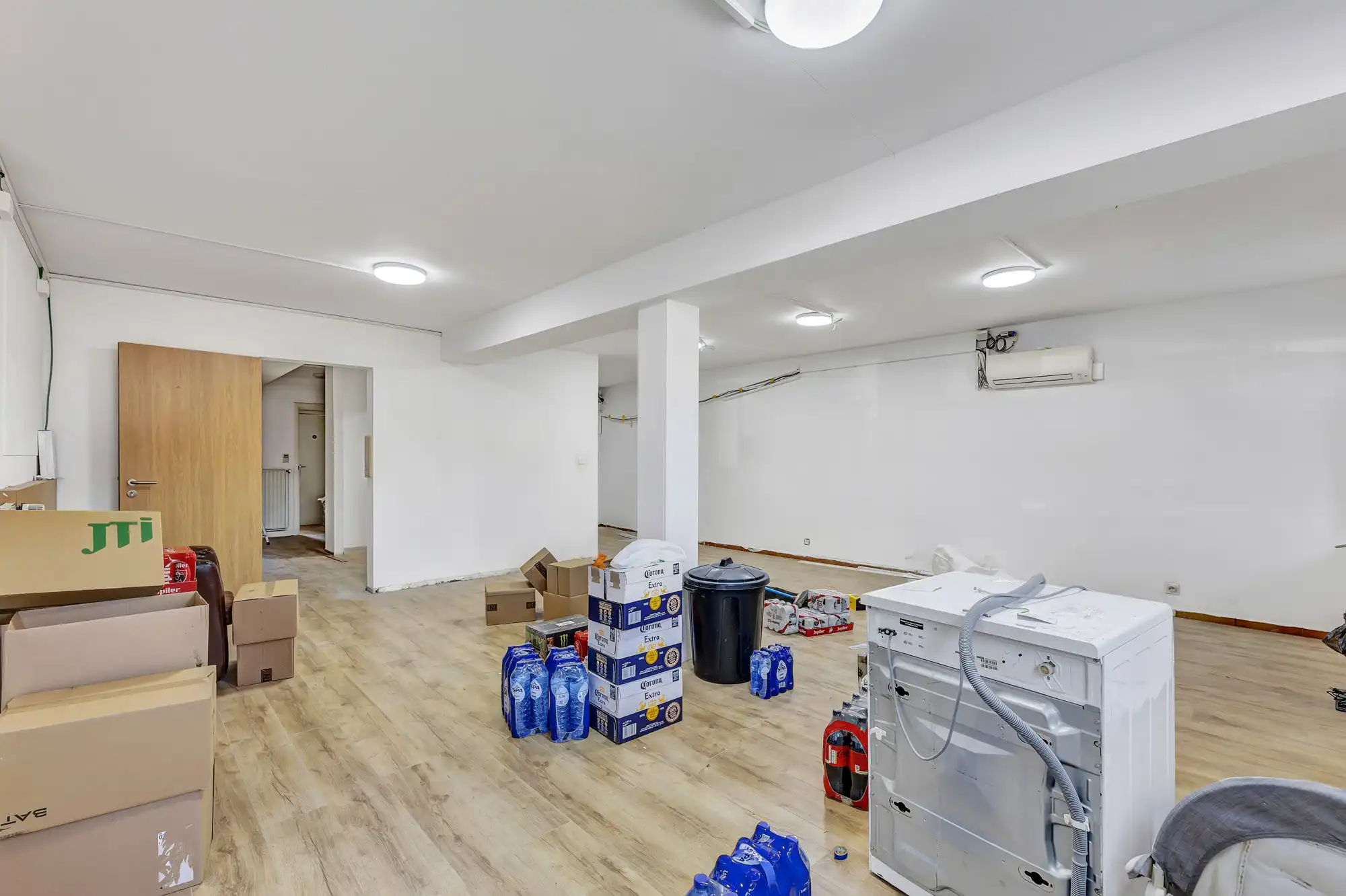 Ruim handelspand met ingebouwde kluis te koop in Moorsel foto 4