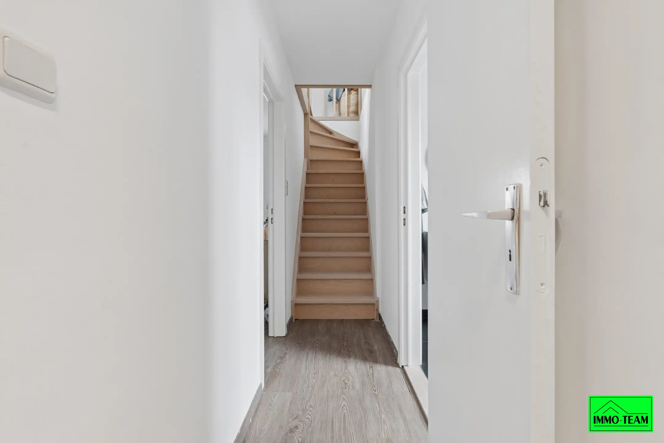 Instapklare 3‑gevelwoning in een rustige, residentiële wijk foto 19