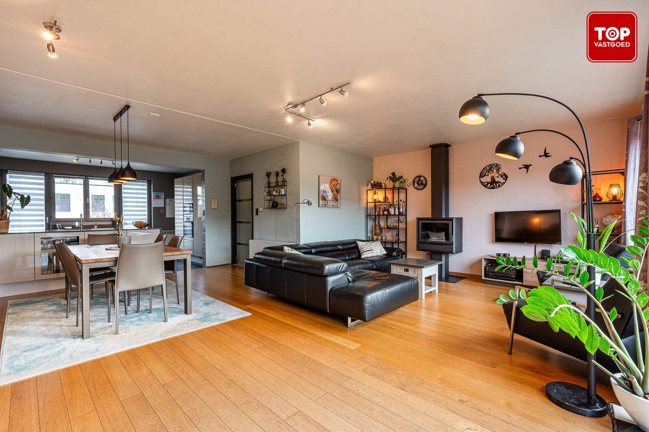 Bel-etagewoning met 3 slaapkamers, jacuzzi en sauna foto 4