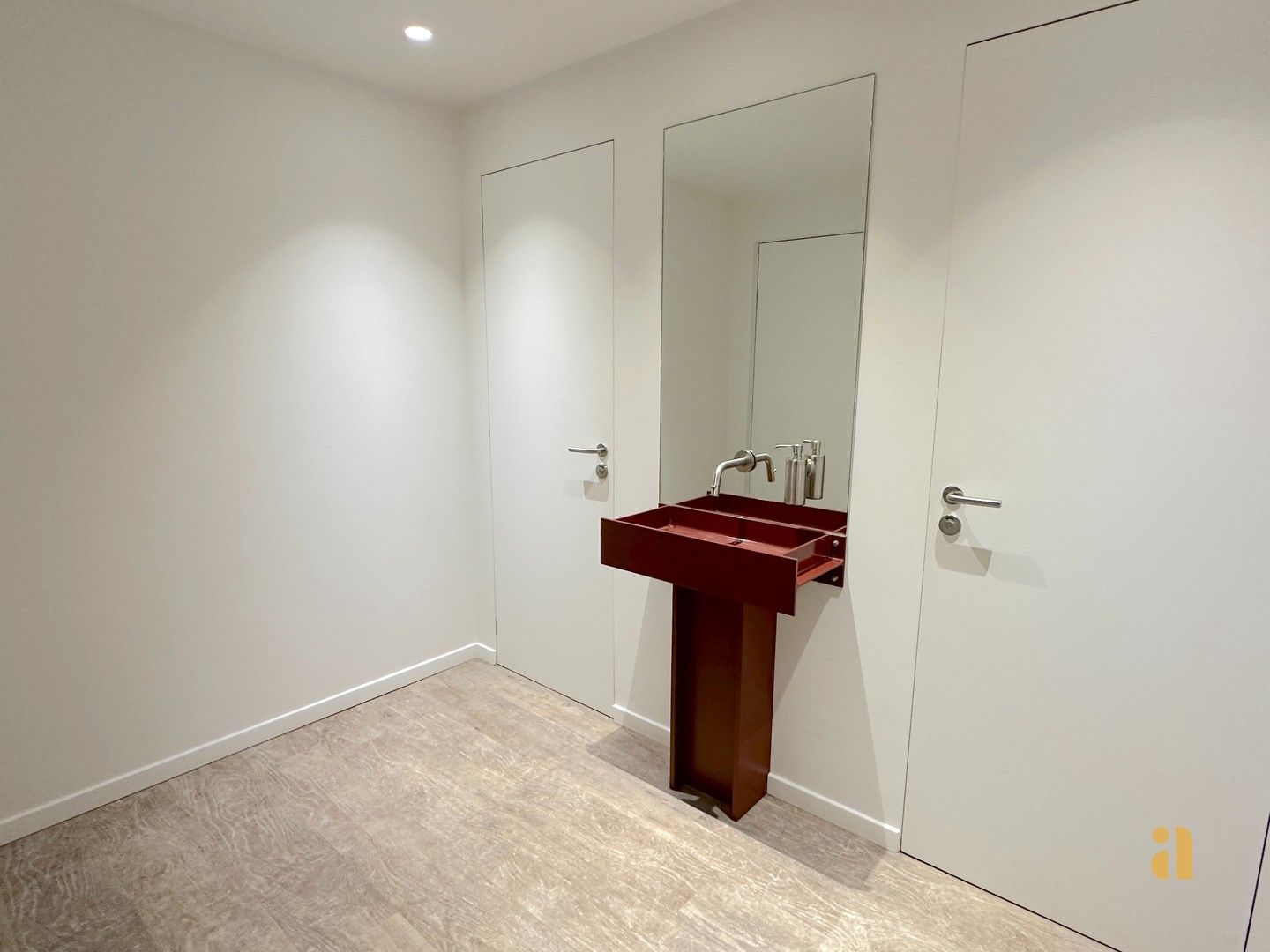 Architecturaal handelspand van 760m2 in Gent-Sint-Amandsberg foto 21