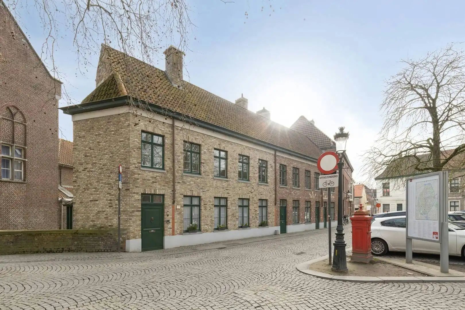 Uniek gelijkvloers appartement aan het Minnewater te Brugge foto 2