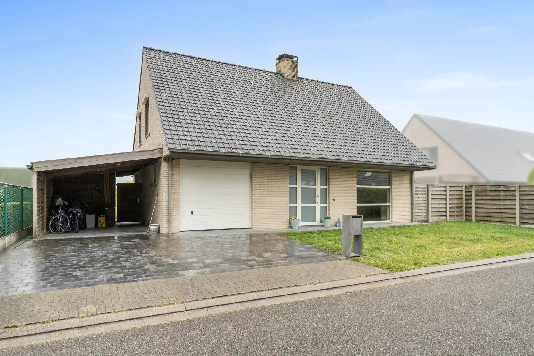 Recente vrijstaande woning met landelijk zicht foto 2