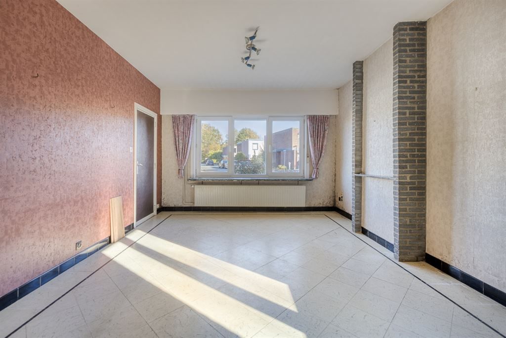 Knappe, te renoveren, woning op een gunstige locatie te Aarschot!  foto 5