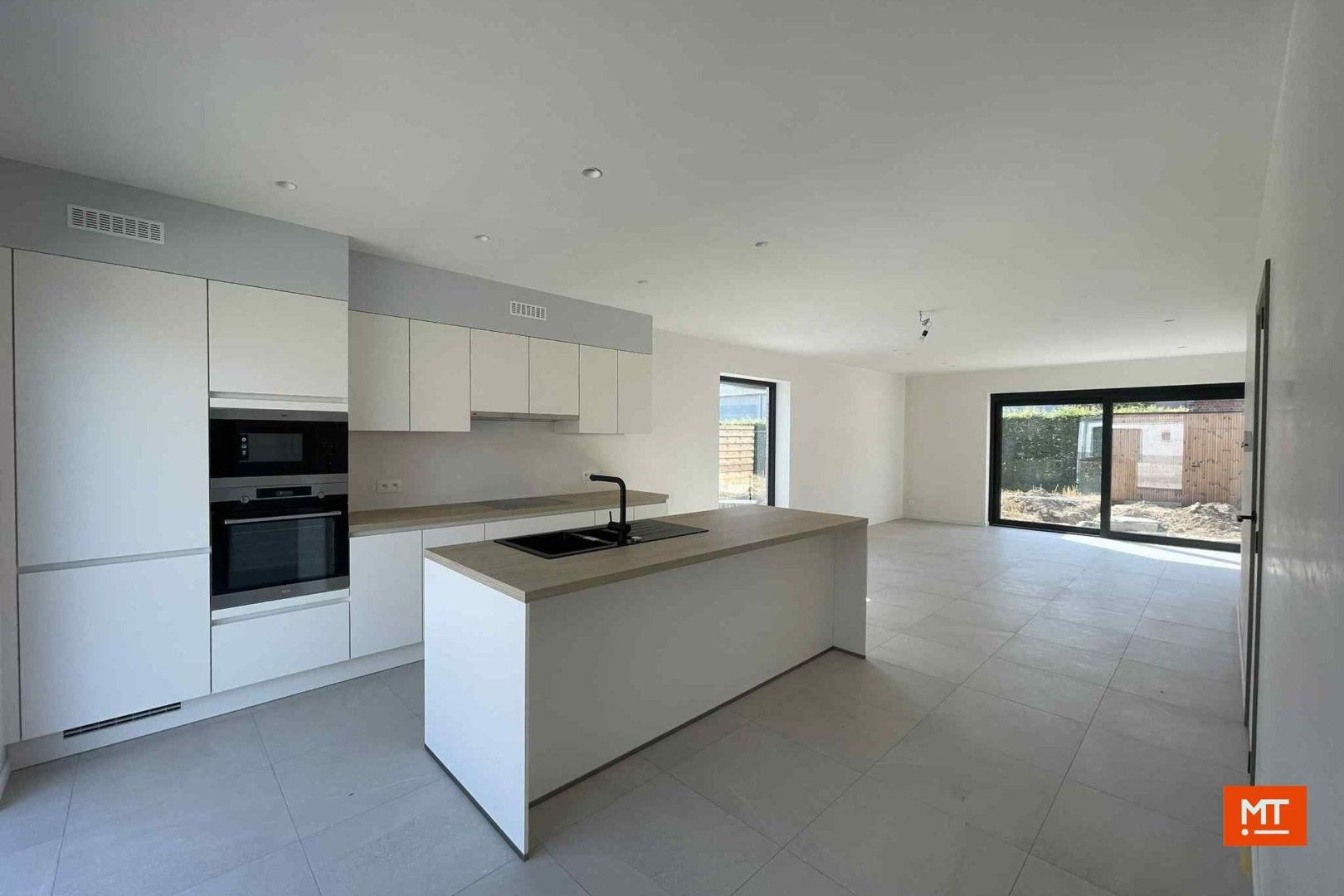 Te huur: Moderne halfopen nieuwbouwwoning met 3 slaapkamers, tuin en carport in Moorslede/Beitem foto 3