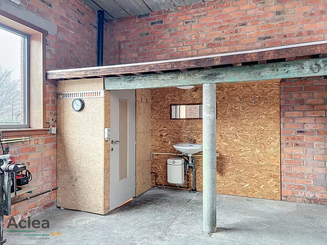 Comfortabele woning met ruime loods foto 26