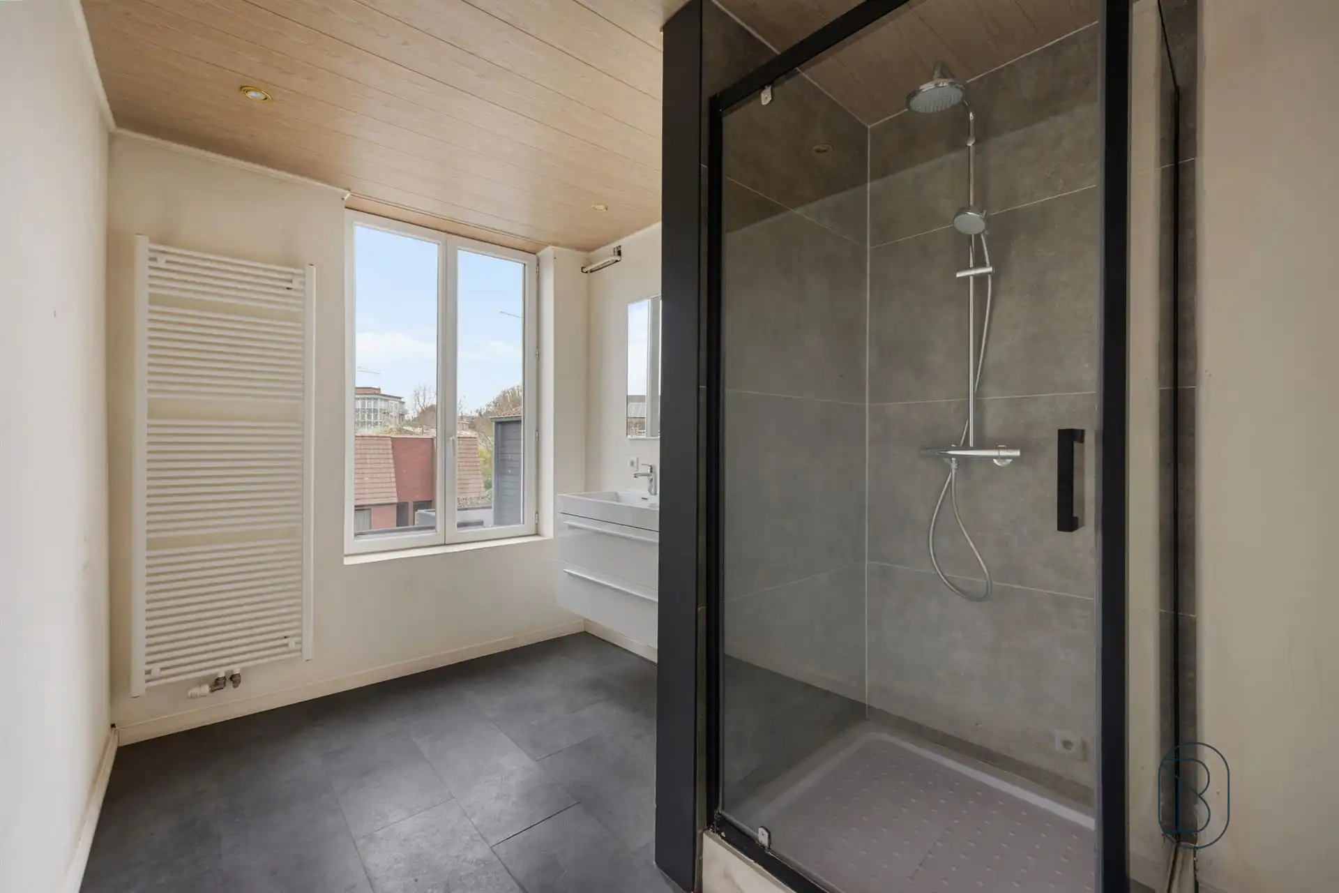 Topgelegen karaktervolle woning met 3 SLK en leuke stadstuin foto 17