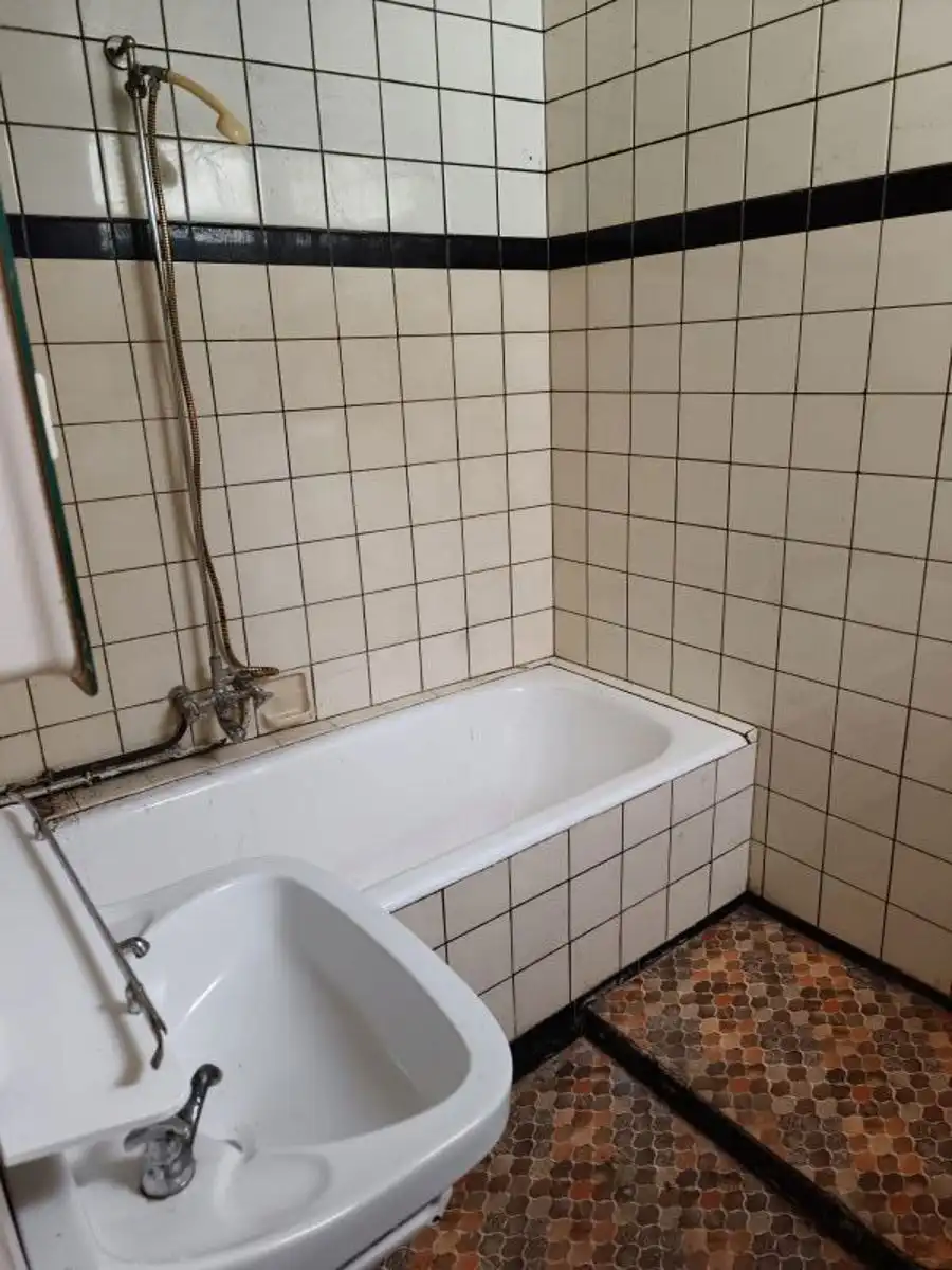 Te renoveren woning foto 6