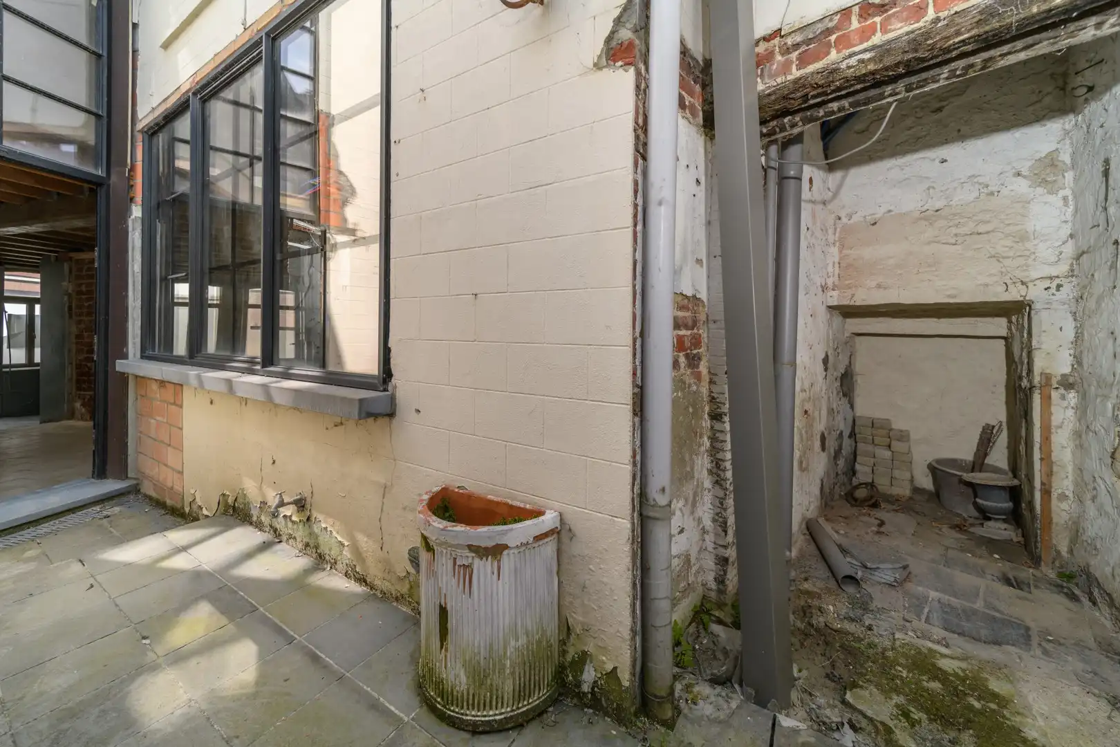 Zeer gunstig en centraal gelegen, verder af te werken karaktervolle woning foto 18