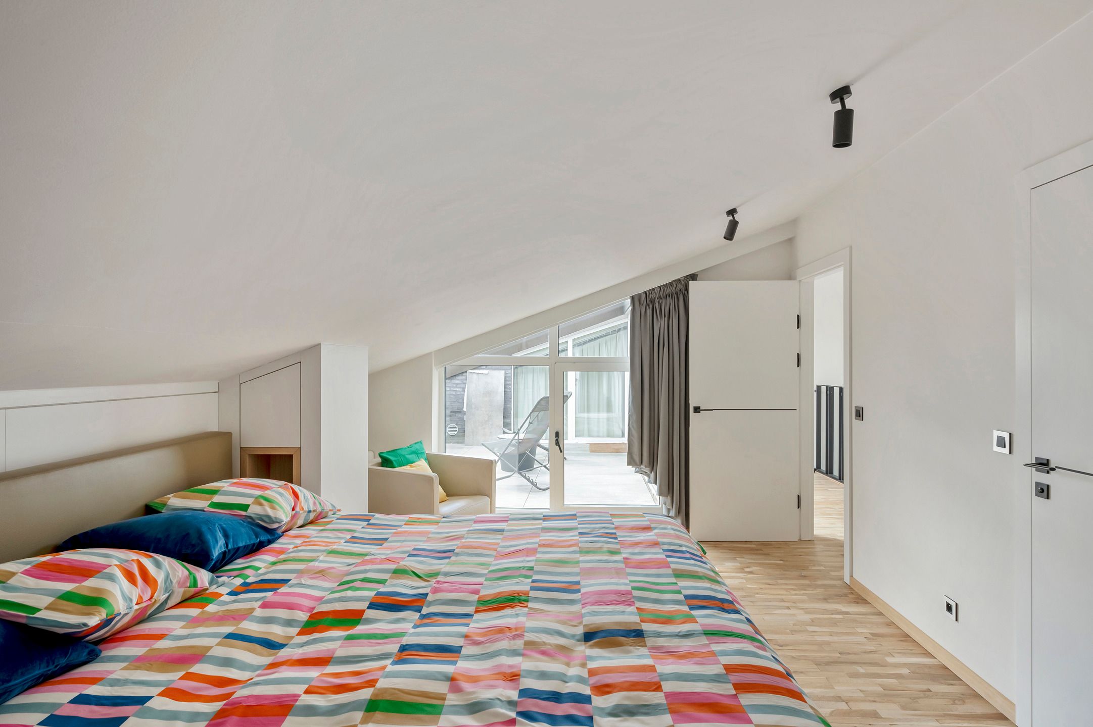 Luxueus afgewerkte penthouse met privé-lift op toplocatie. foto 15