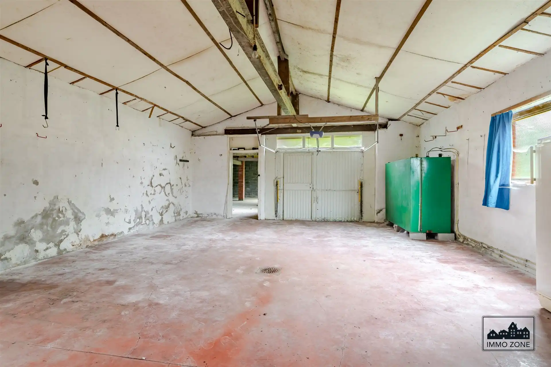 bungalow op goede locatie met 1353 m² grond foto 10