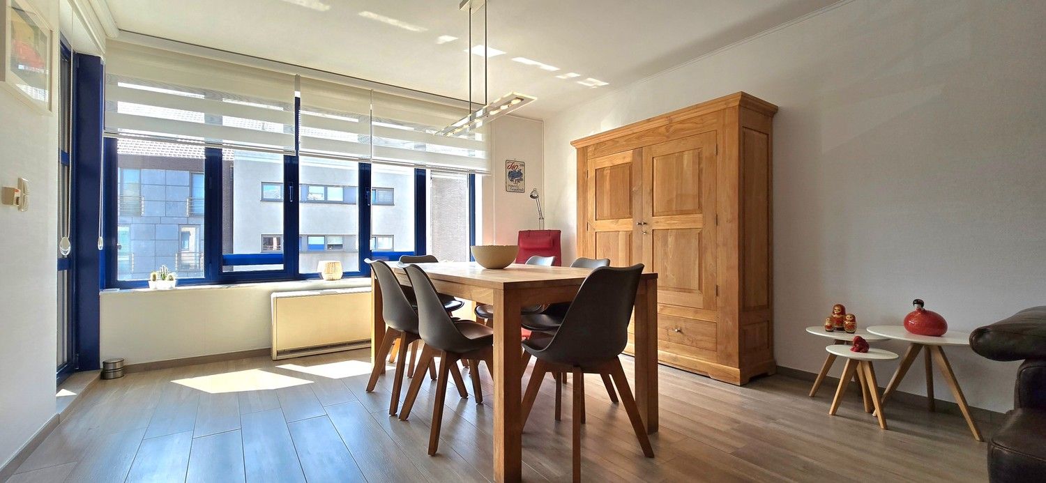TE KOOP : instapklaar appartement op centrale ligging met 2 slaapkamers en 2 terrassen foto 5