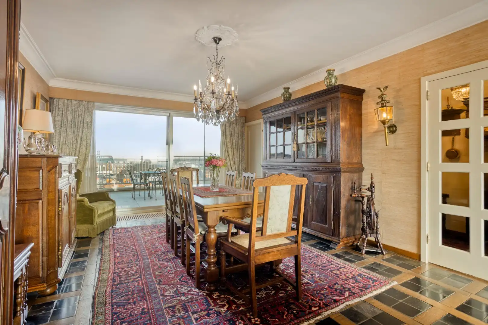 Ruim penthouse / dakappartement met 2 prachtige terrassen + zicht over Tongeren foto 6