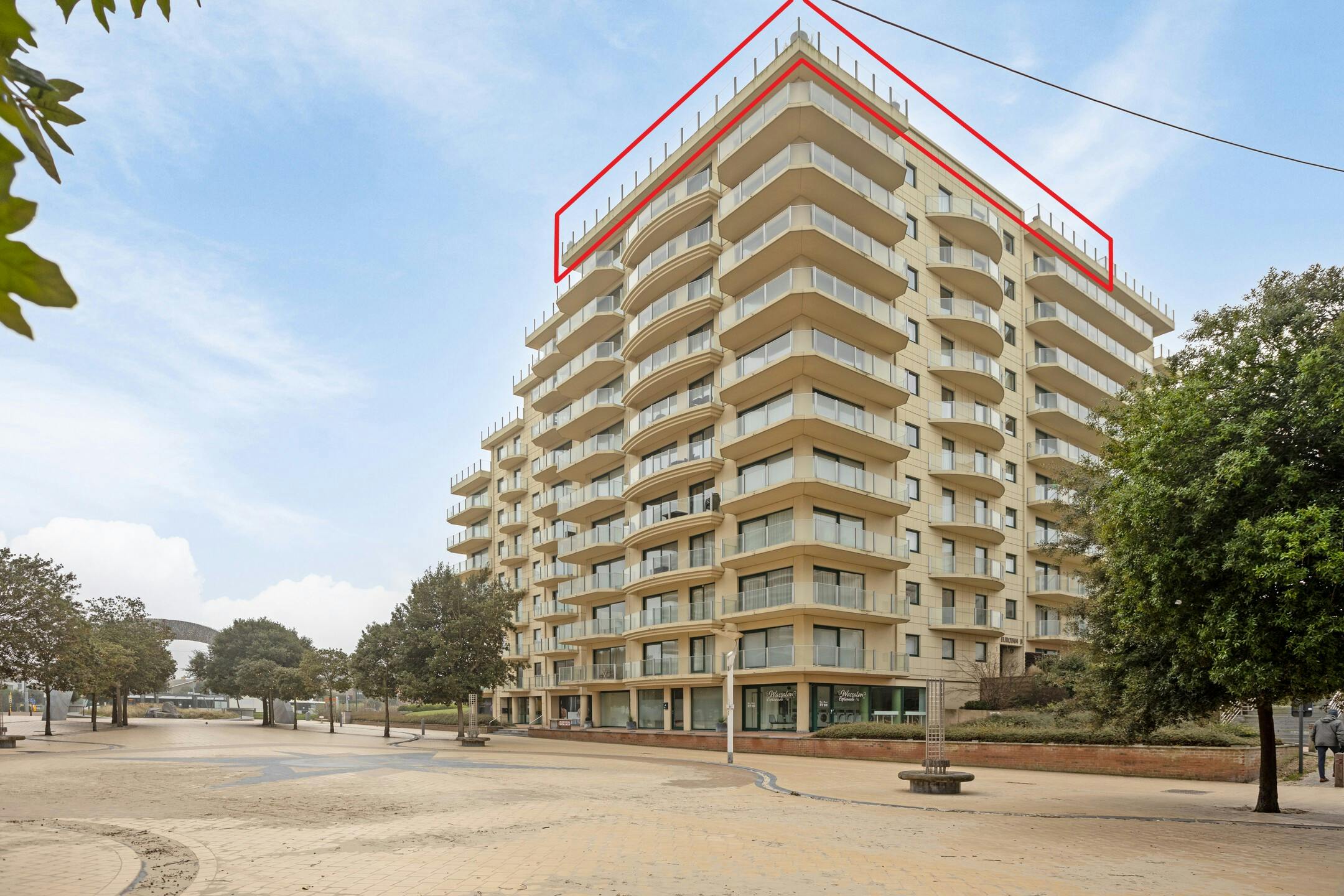 Twee penthouses met ruime terrassen en garage in De Panne foto 2