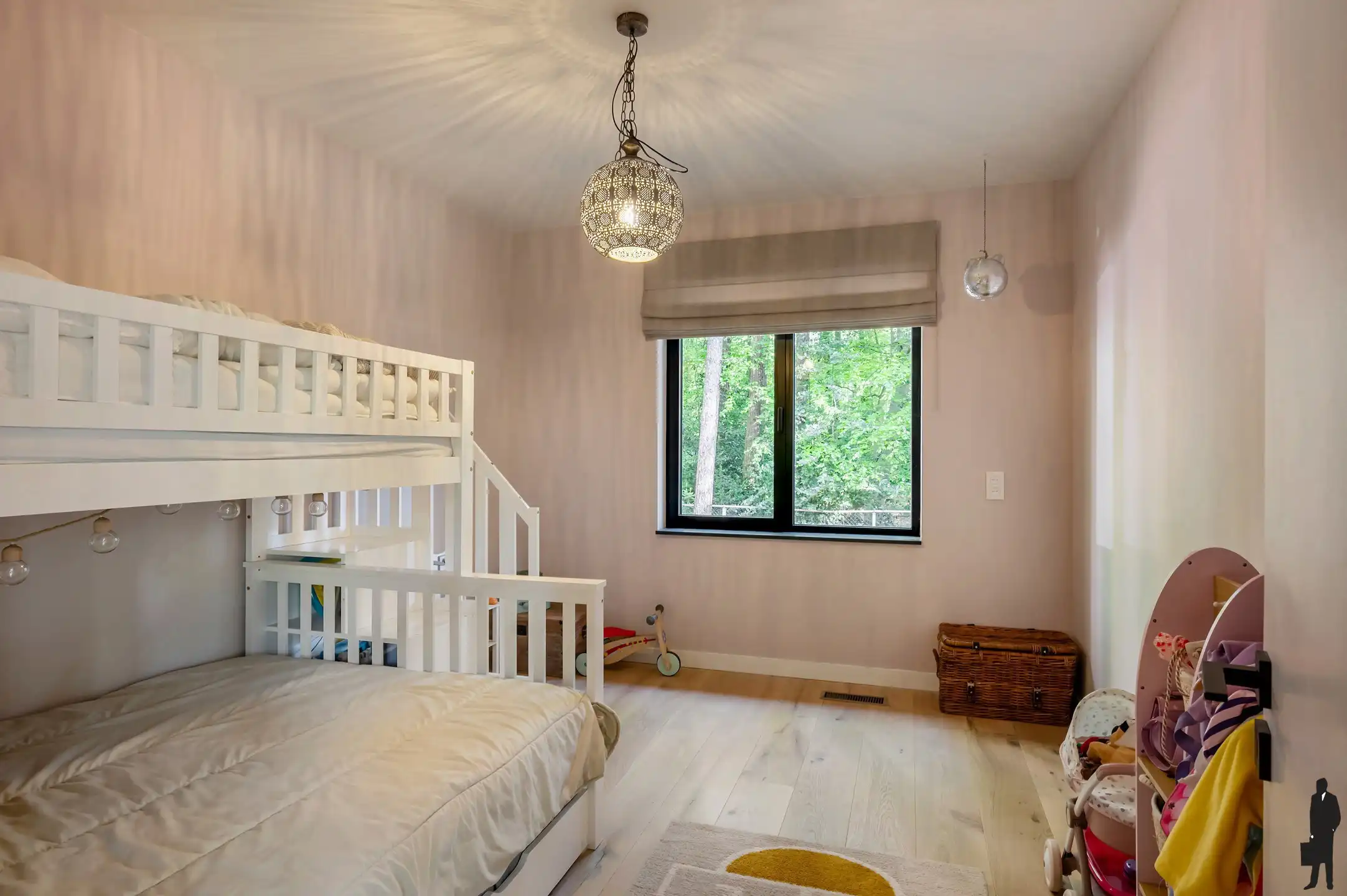 Volledig vernieuwde laagbouwvilla met 4 slaapkamers op residentiële ligging te Dennendael. foto 28