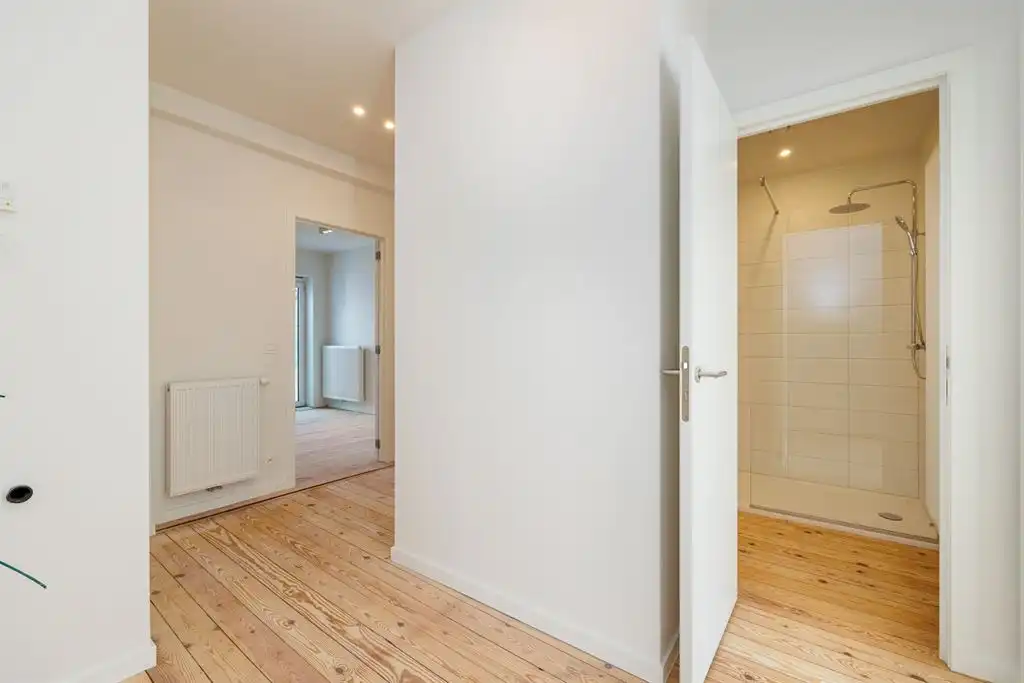 Prachtig gerenoveerd appartement in Deurne-zuid foto 8