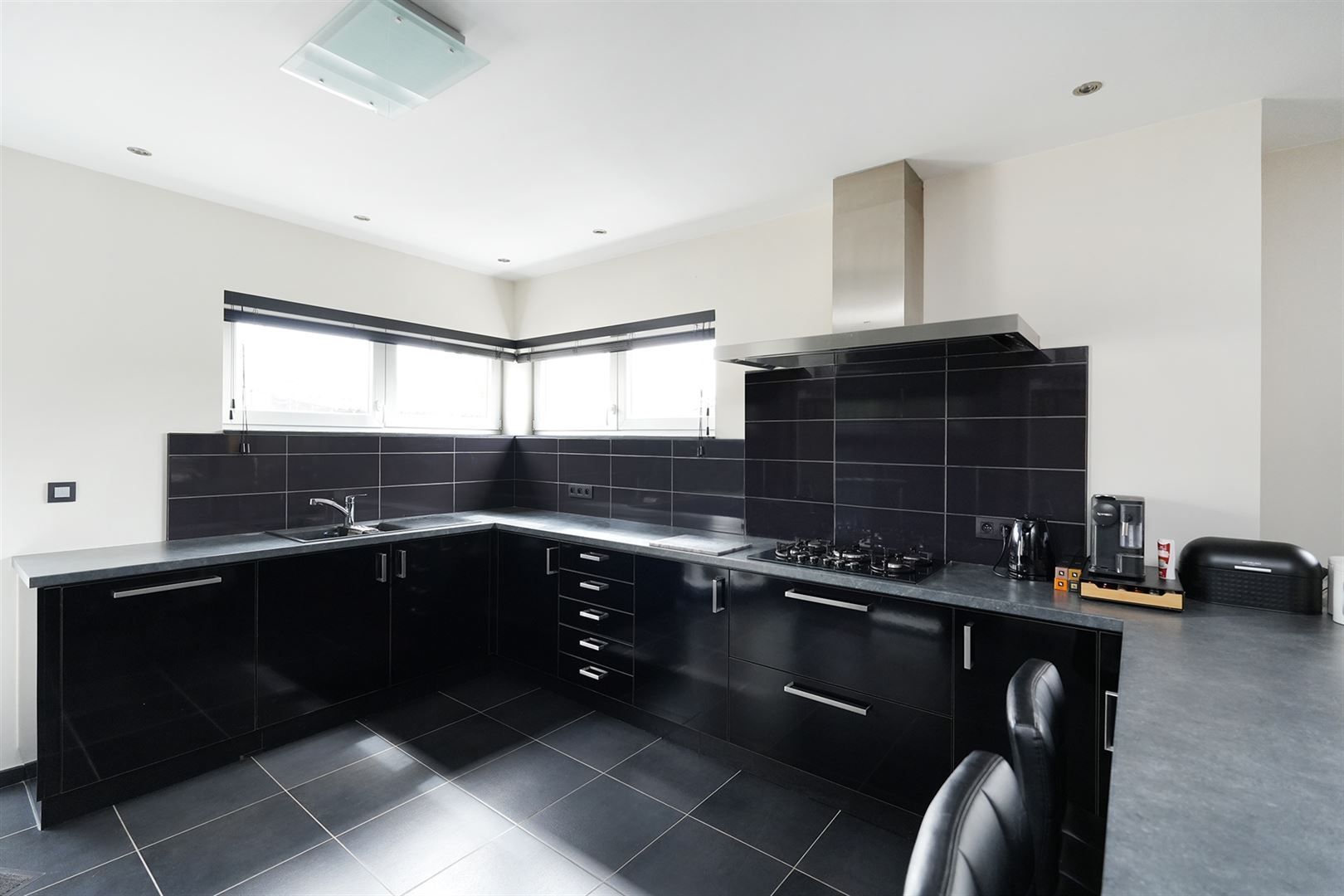 Topwoning! Ruime HOB met toffe tuin op centrale ligging! foto 5