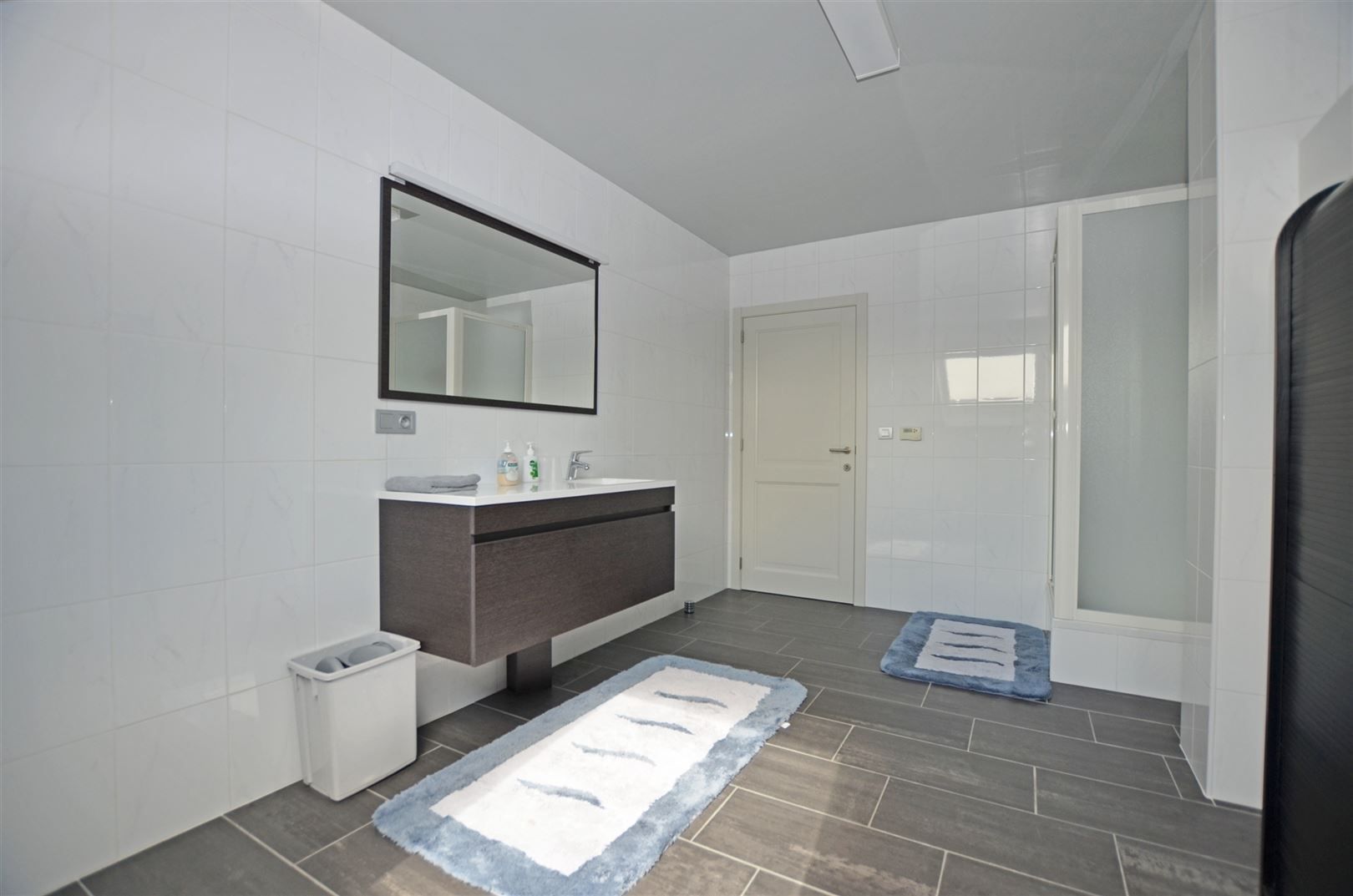 Goed onderhouden villa nabij het centrum foto 22