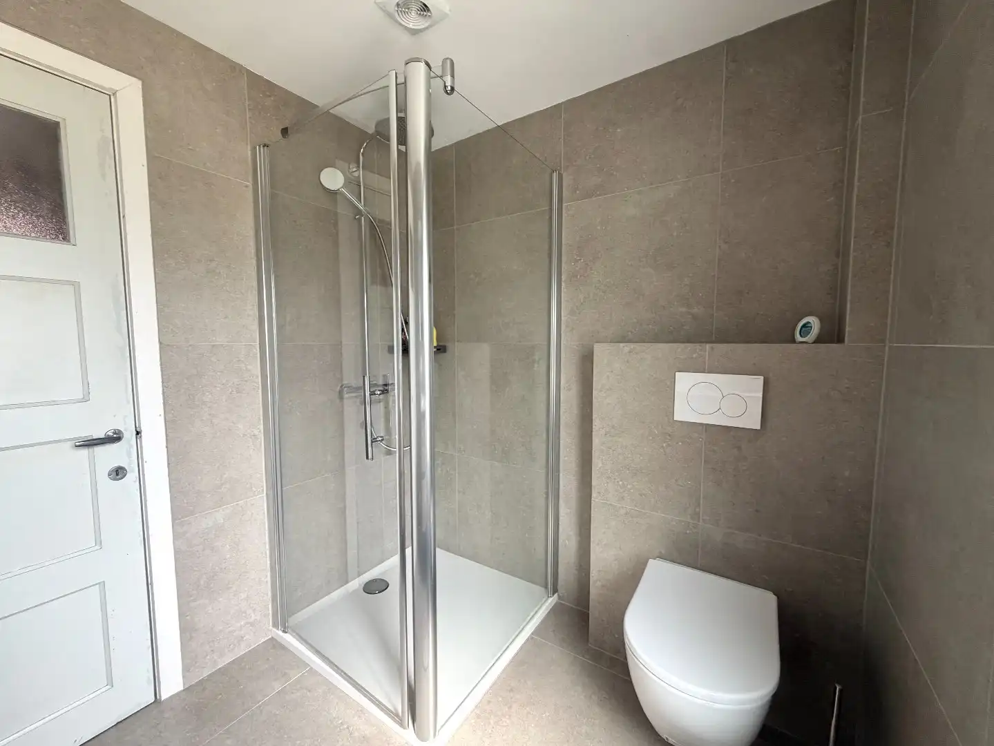 Instapklare rijwoning met garage te koop te Harelbeke! foto 15