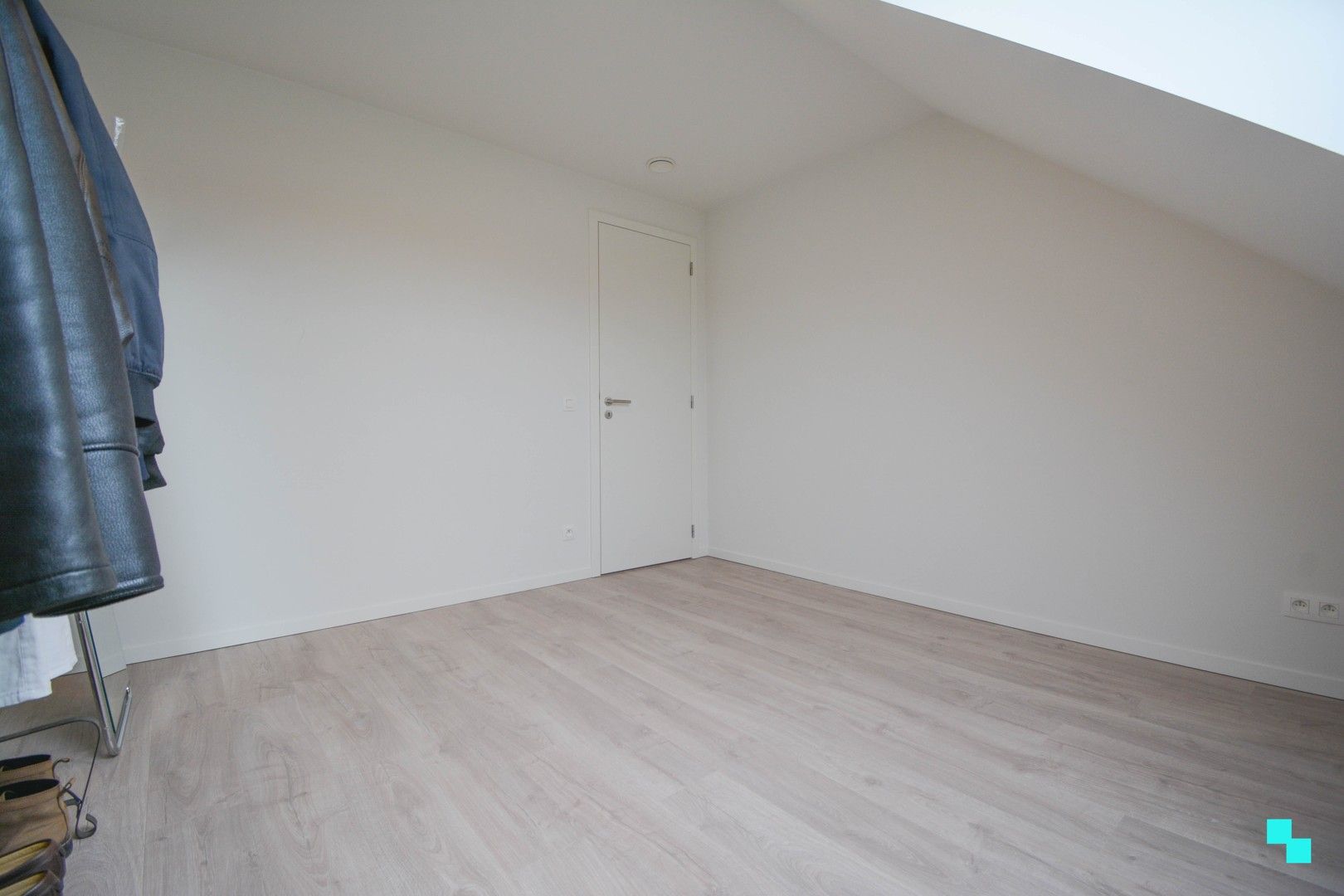 Nieuwbouwwoning met vier slaapkamers te Roeselare foto 14