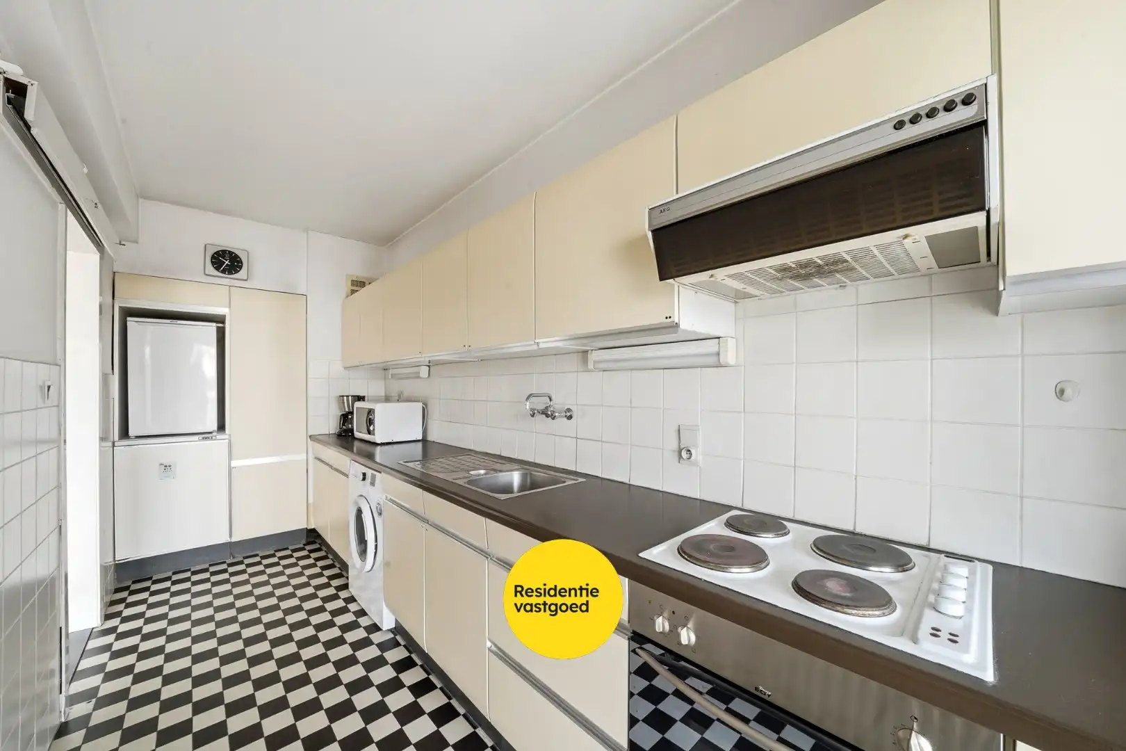 Op te frissen 2-slaapkamerappartement met open zicht te Oostende foto 10