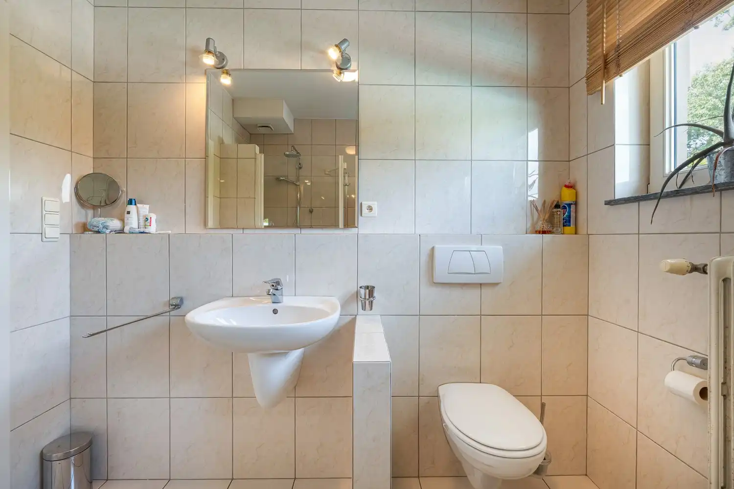 Verrassend ruime villa met 5 slaapkamers, praktijkruimte, zwembad en eindeloze mogelijkheden foto 13
