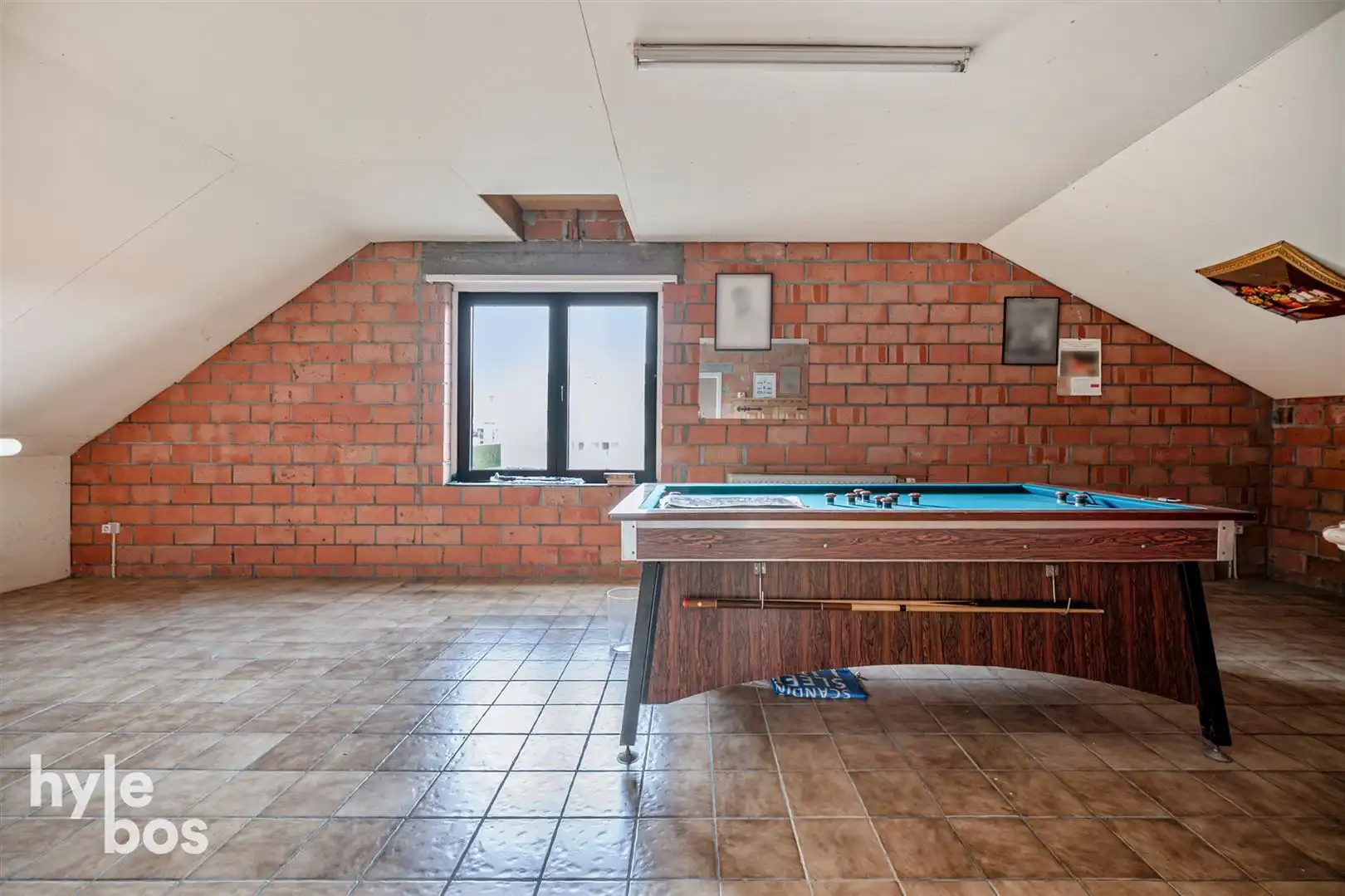 Ruime open bebouwing met 4 slaapkamers, garage en tuin in zeer rustige ligging foto 21