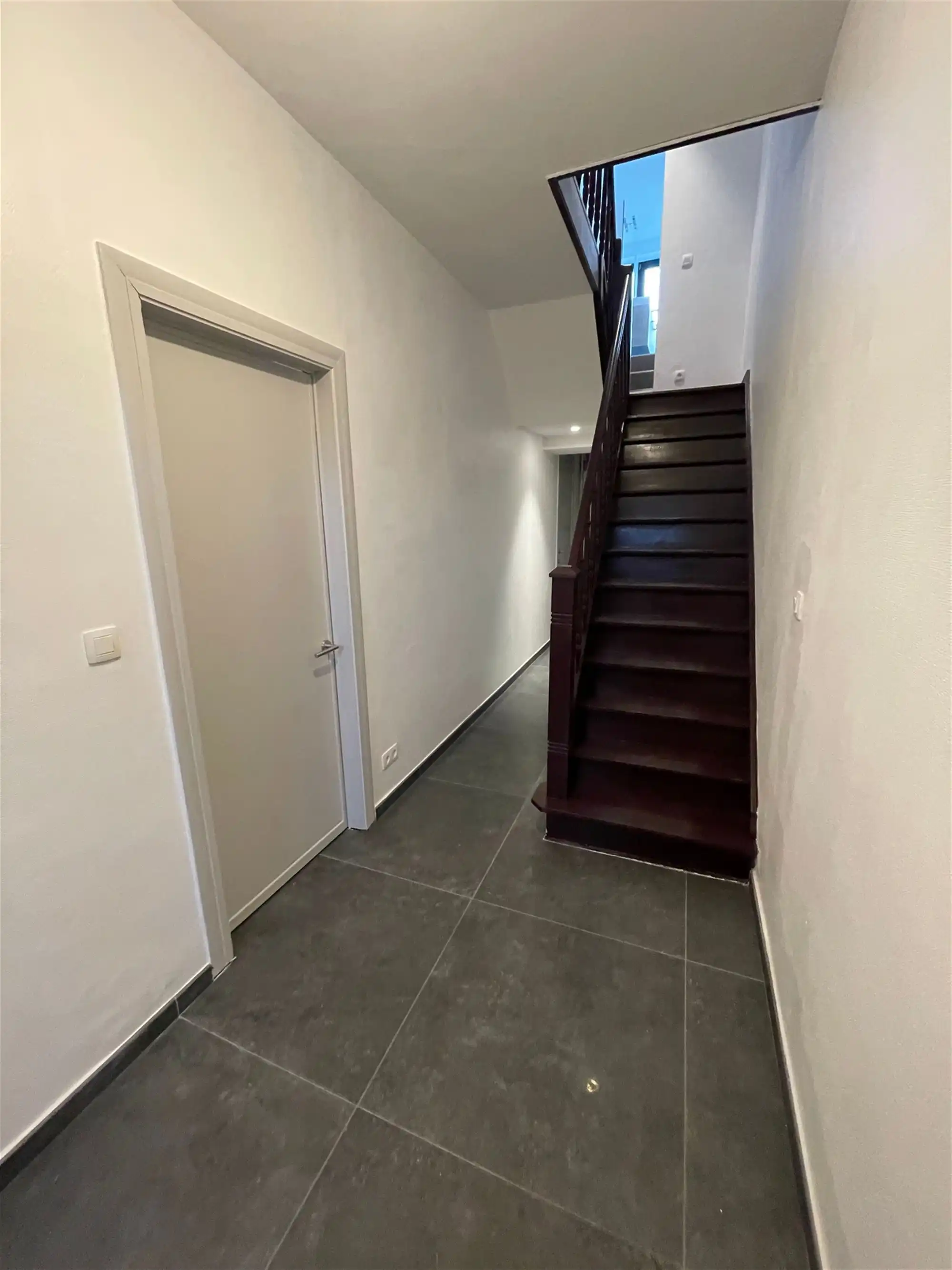 Woonhuis met garage en grote tuin foto 7