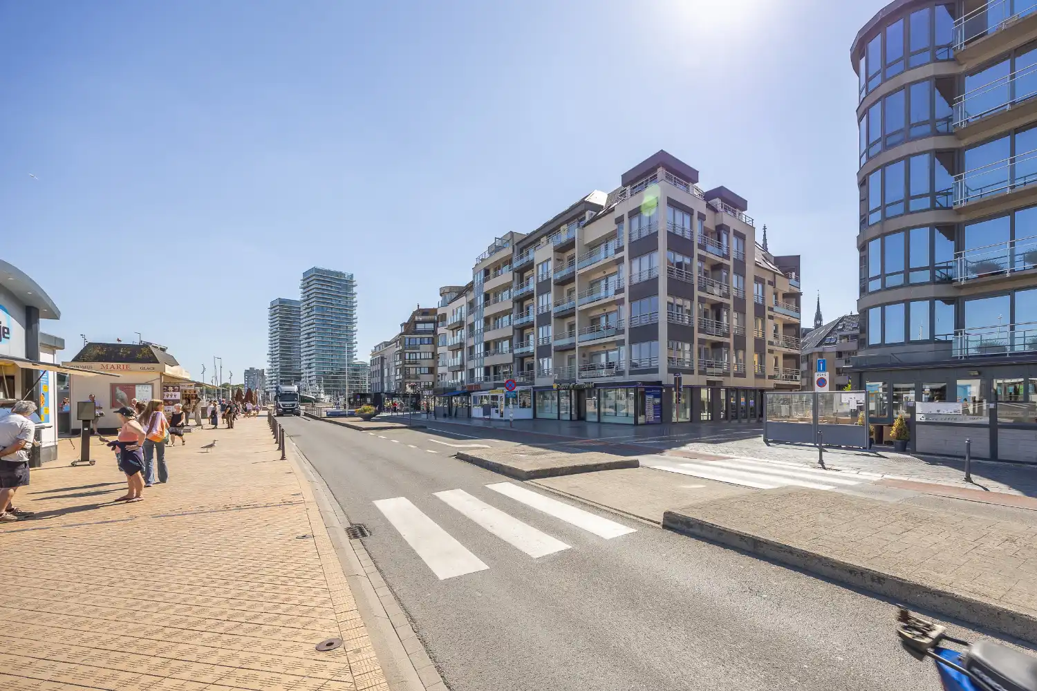 Lichtrijk appartement met zijdelings zicht op de haven in hartje Oostende foto {{pictureIndex}}