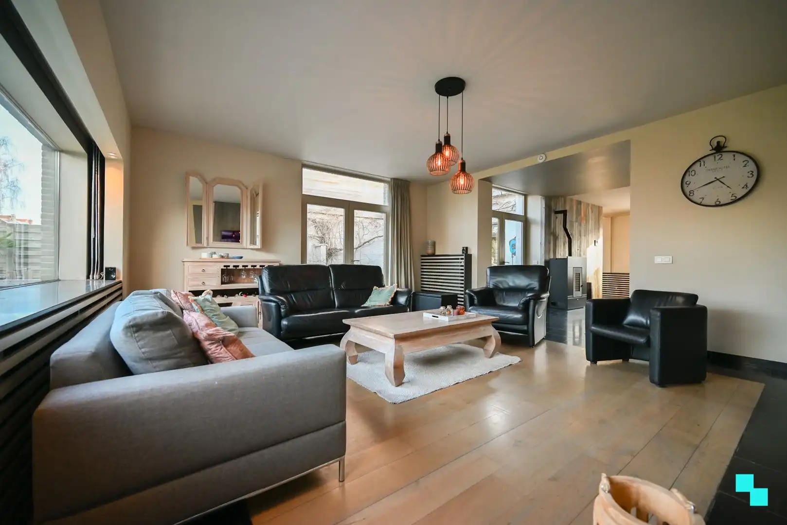 Karaktervolle woning met handelsruimte nabij het centrum van Izegem foto 9