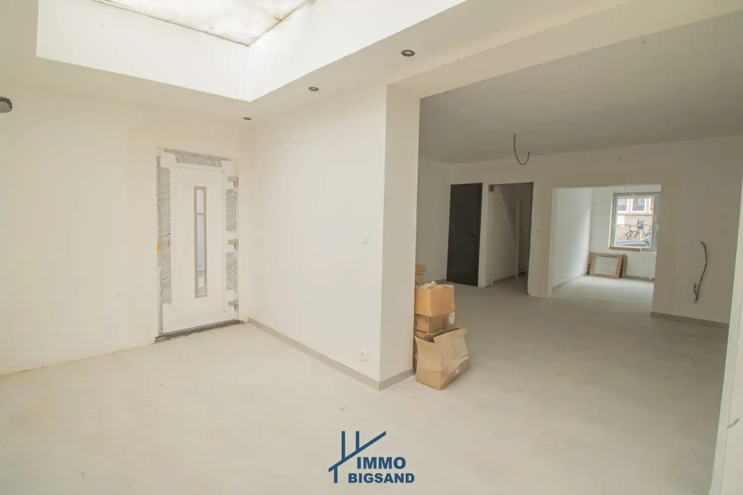 Volledig gerenoveerde woning met 4 slaapkamers te koop te Lauwe met garage foto 2