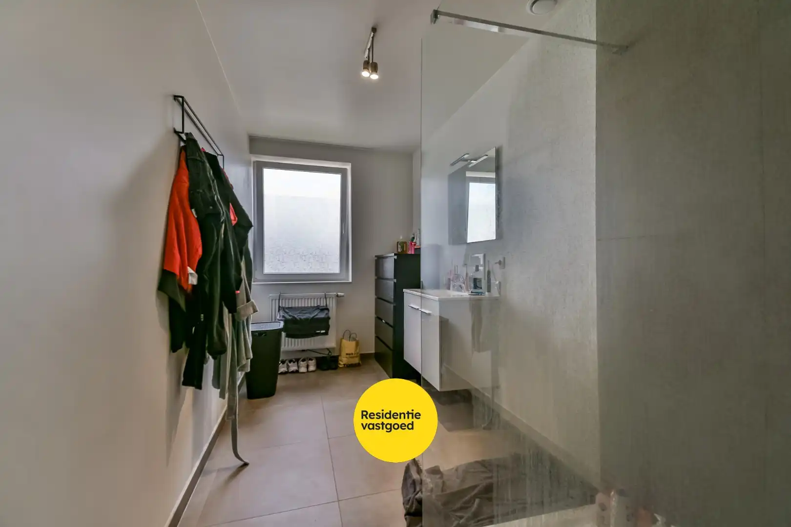 Halfopen nieuwbouwwoning in Eernegem met tuin en 3 slaapkamers foto 12