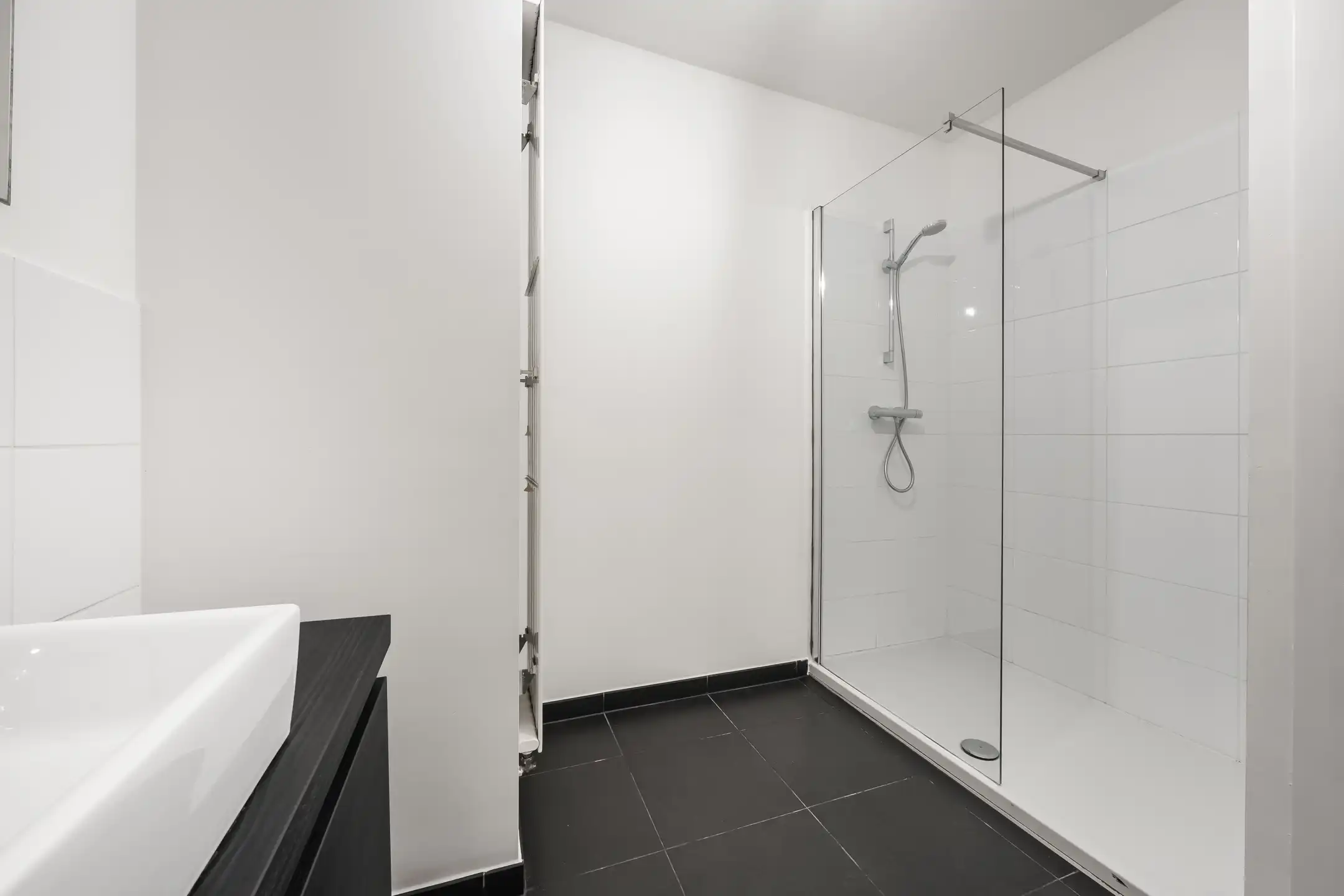 Instapklaar 2-slaapkamerappartement aan Antwerpen-Centraal foto 13