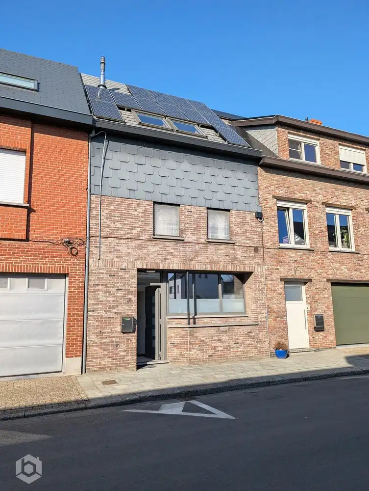 Energiezuinige woning met 4 slpkrs op toplocatie in Sint-Katelijne-Waver foto {{pictureIndex}}