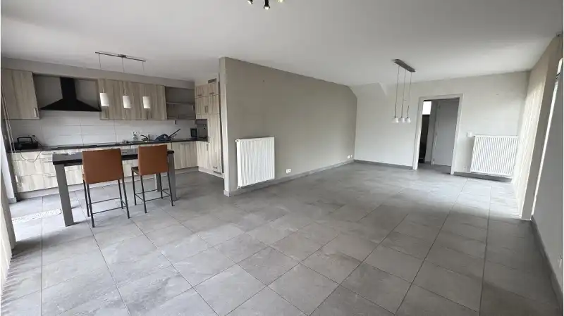 Energiezuinige 3-slaapkamerwoning met ruime GARAGE, CARPORT en TUIN te huur in Torhout foto 3