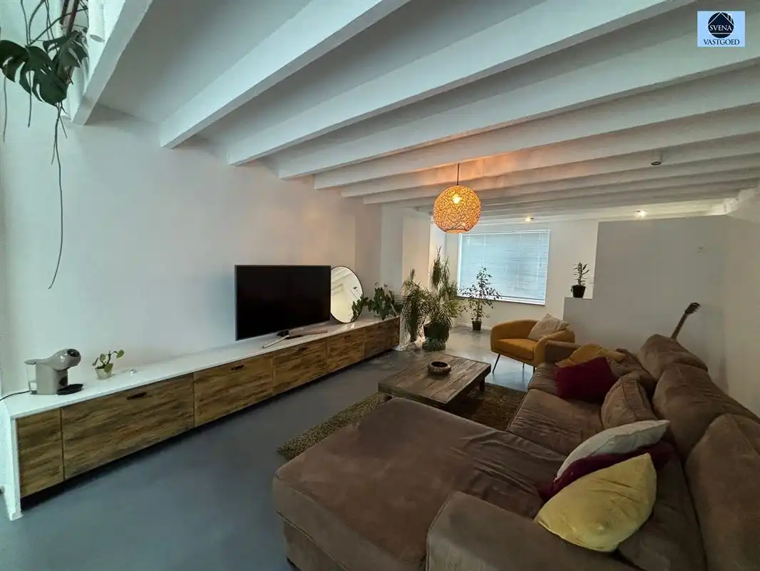 GERENOVEERDE WONING MET 3 SLAAPKAMERS, GARAGE EN TUIN foto 4