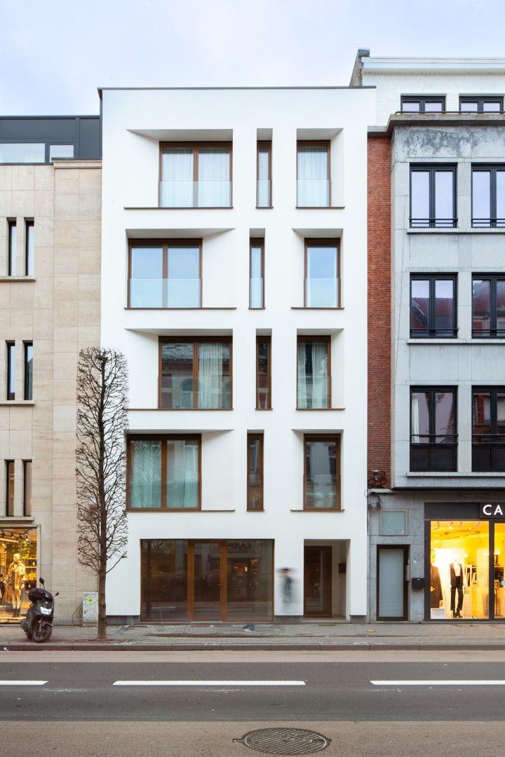 Gelijkvloerse handelsruimte op centrale ligging met uitzonderlijke visibiliteit foto 8