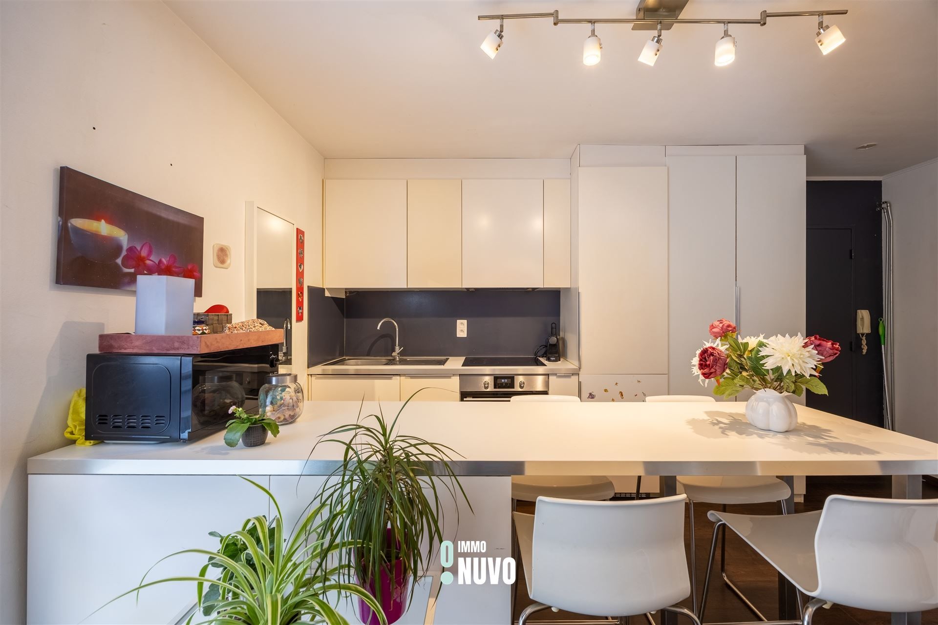 Hoofdfoto van de publicatie: Flat/studio