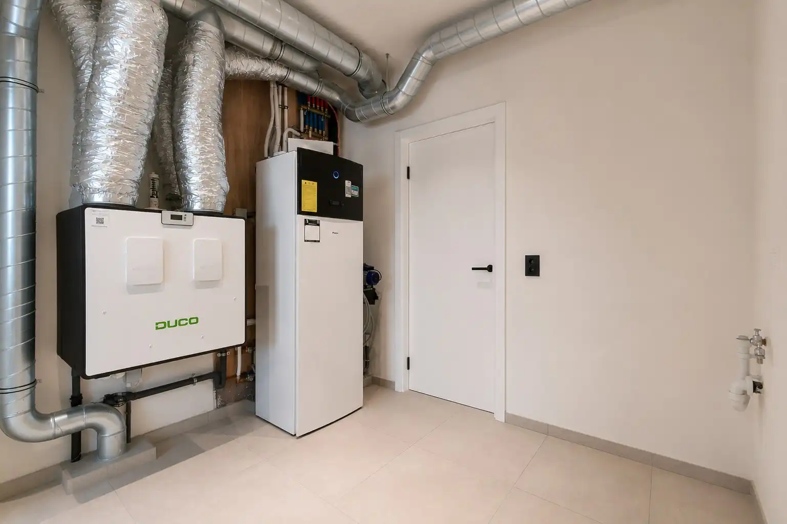 Ruime afgewerkte nieuwbouwwoning met landelijk zicht! foto 11