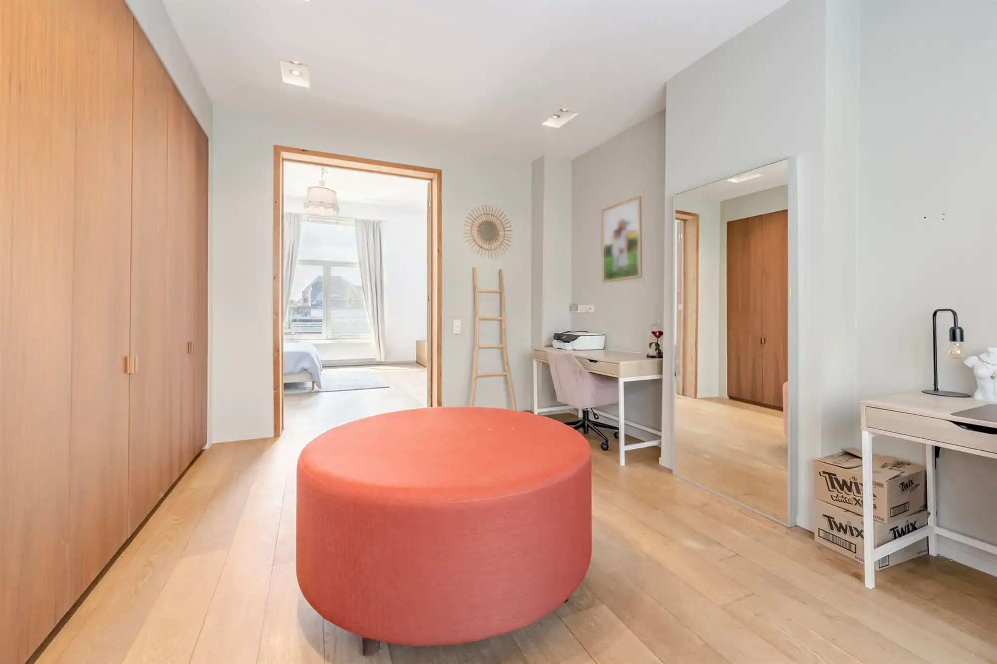 Statige herenwoning met karakter, ruimte en moderne luxe op toplocatie in Oostende foto 21
