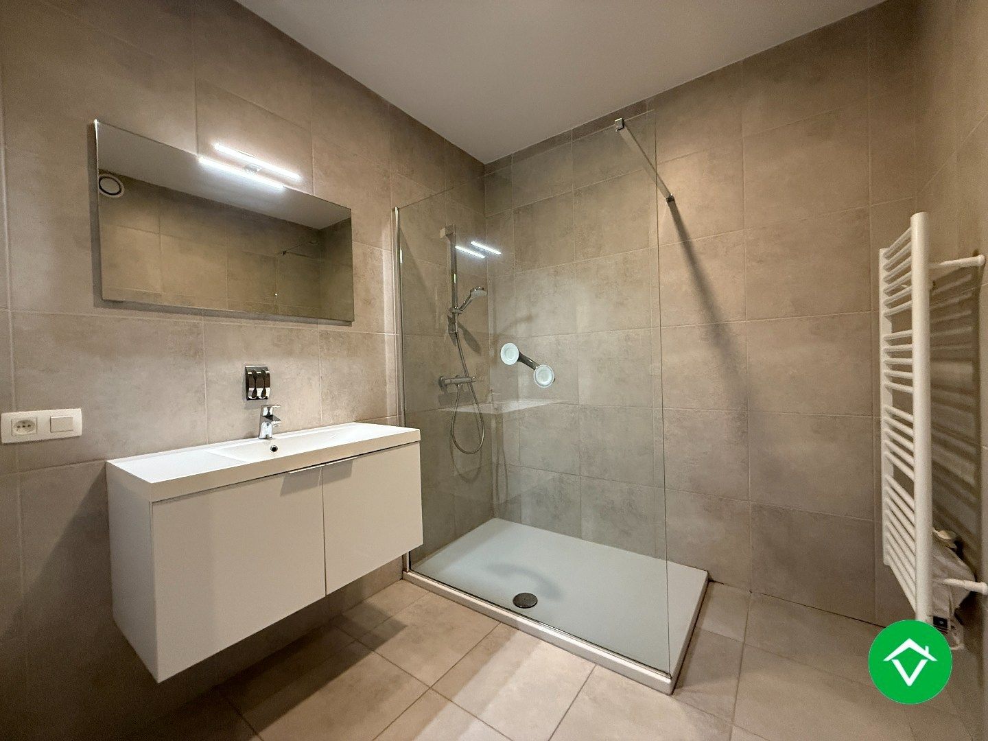 Appartement met twee slaapkamers, garage en twee terrassen te Roeselare foto 13