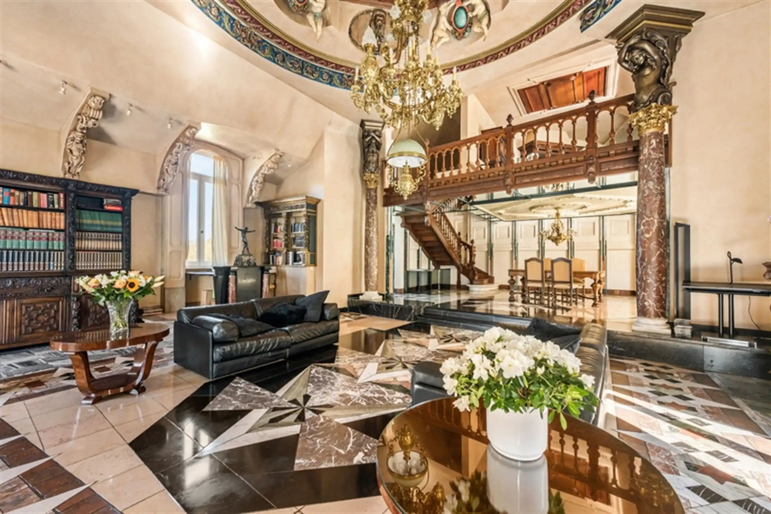 Exclusieve villa met bos, zicht  en  unieke geschiedenis! foto 11