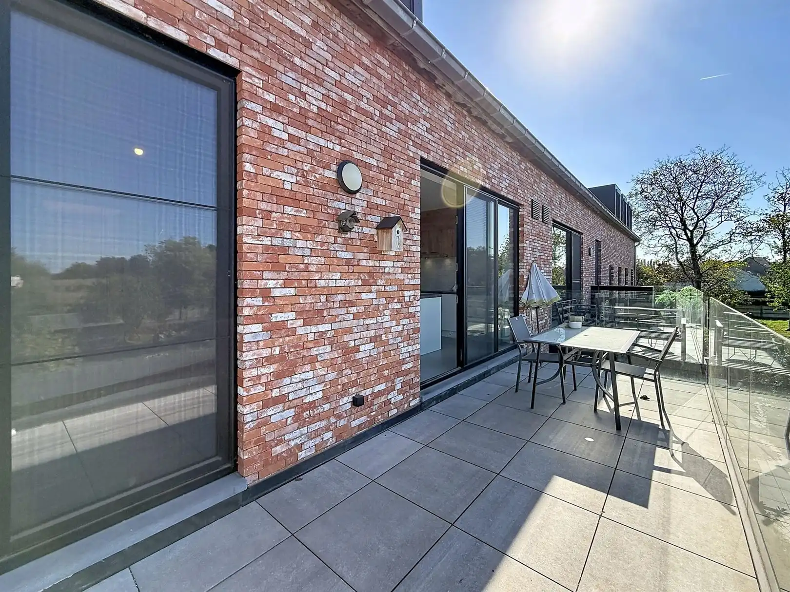Appartement met 2 slpks, terras, autostaanplaats foto 17
