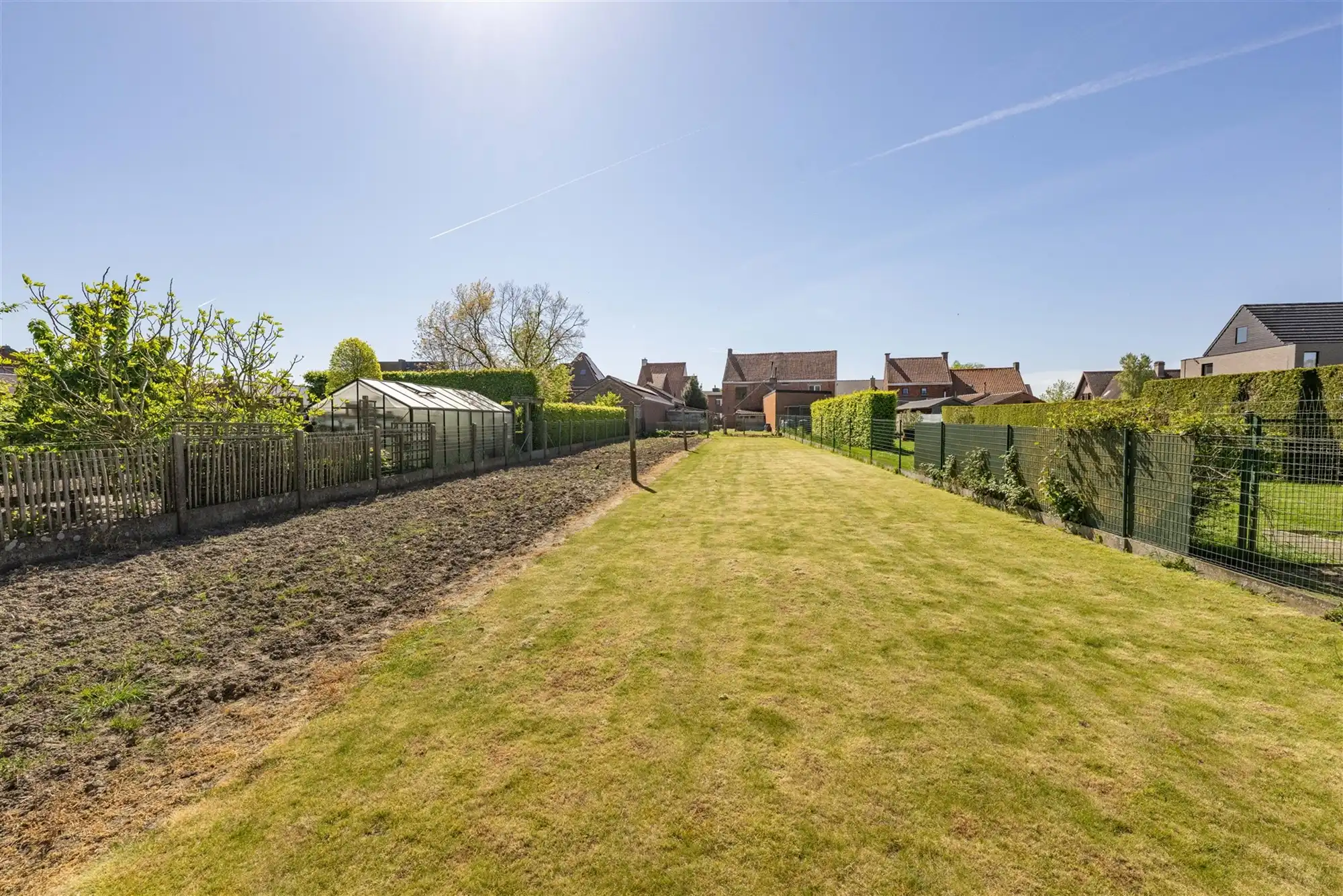 Halfopen woning op 885 m² foto 9