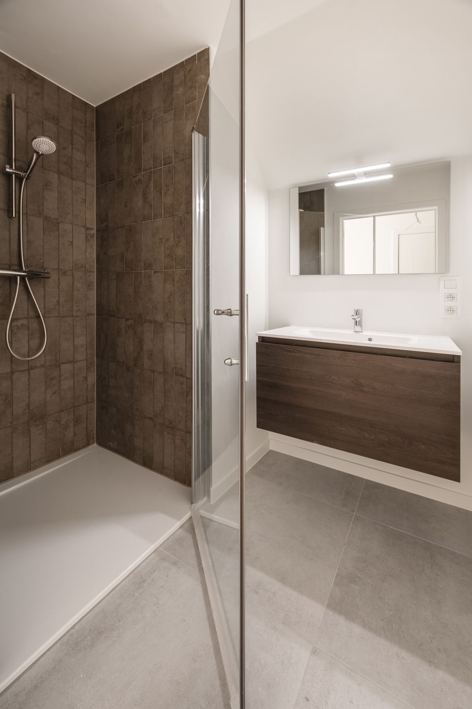 Stijlvolle nieuwbouwkoppelwoning met adembenemend boszicht foto 31